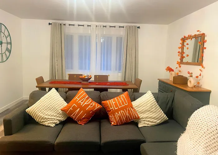 Private Cottage With Huge Private Dog Park!